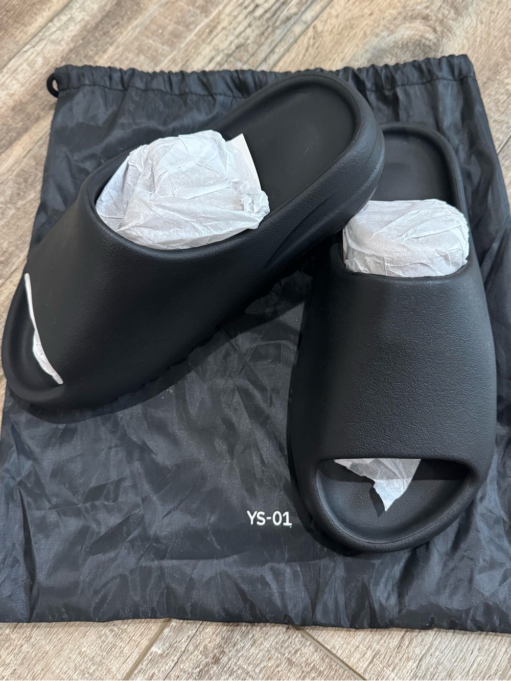 Yeezy YS-01 size 8M Men's Black Slide Sandals Women’s size 9